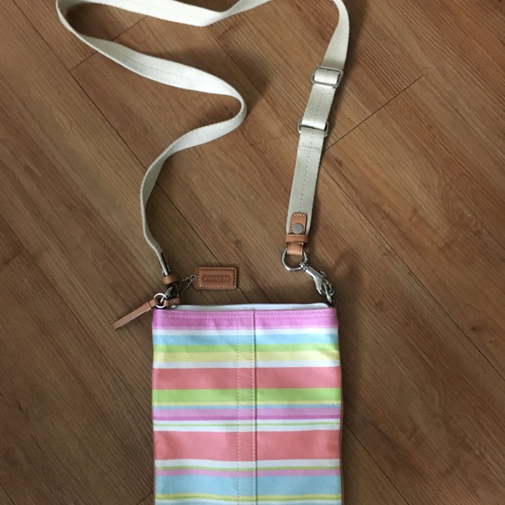 Spring Coach Purse - Picture 2 of 6